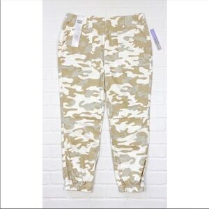 Tinseltown Camouflage Jogger Utility Cargo Crop Pants Tan Cream Size 9/29